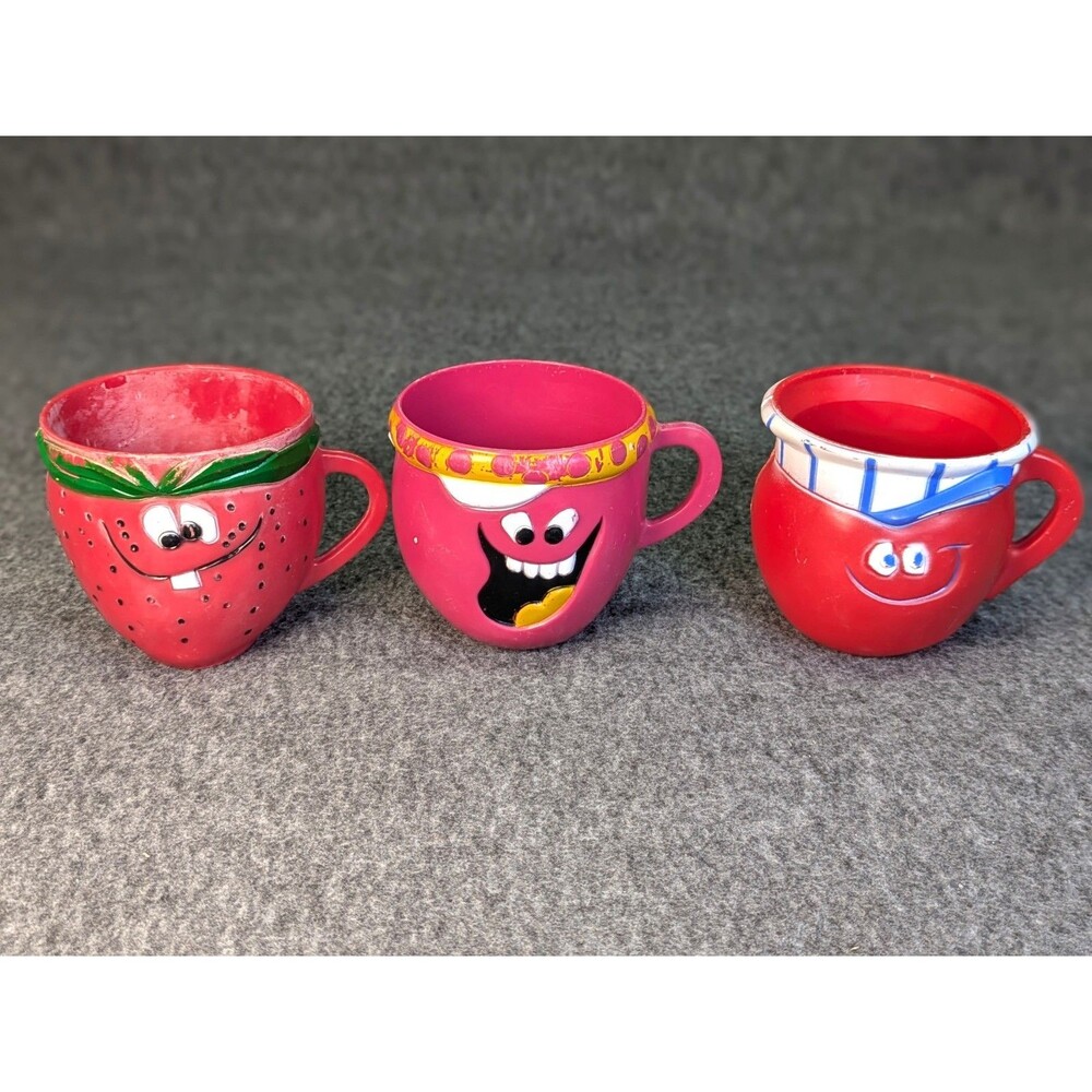Vintage Pillsbury Funny Face Plastic Mugs Set 3 1969 1970s Advertising Cups